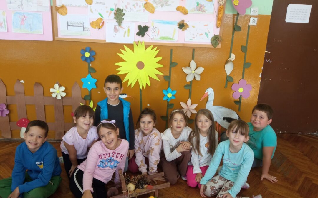 Малишани креирали своју прву јесењу изложбу